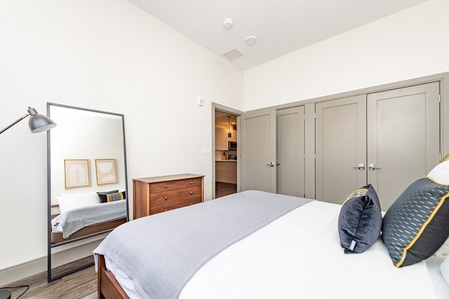 Building Photo - 400 Mystic Ave