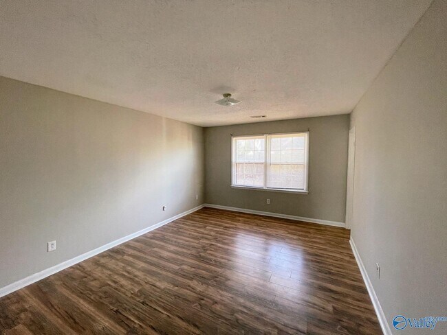 Building Photo - 1501 Westview Dr NW