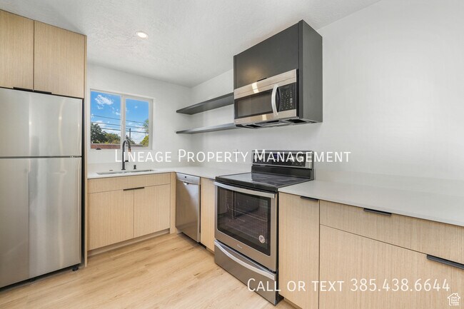 Building Photo - 284 Downington Ave S