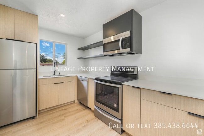 Building Photo - 288 Downington Ave S