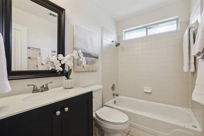 Building Photo - 2807 Glenwood Trail