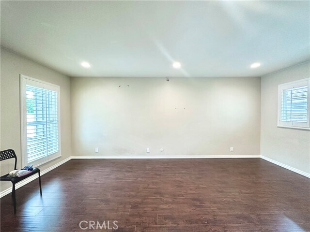 Building Photo - 54 Gillman St