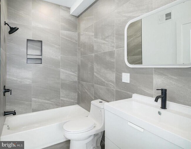 Building Photo - 3957 Wyalusing Ave