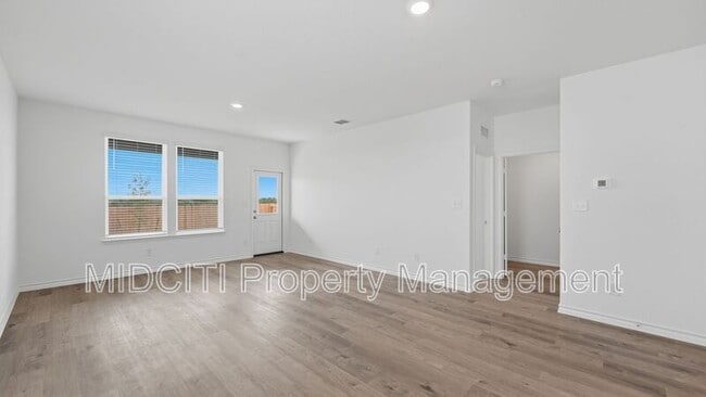 Building Photo - 966 Bluegrass Pt