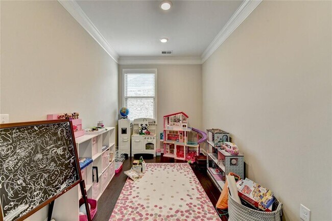 Building Photo - 5525 Nesmith Ct
