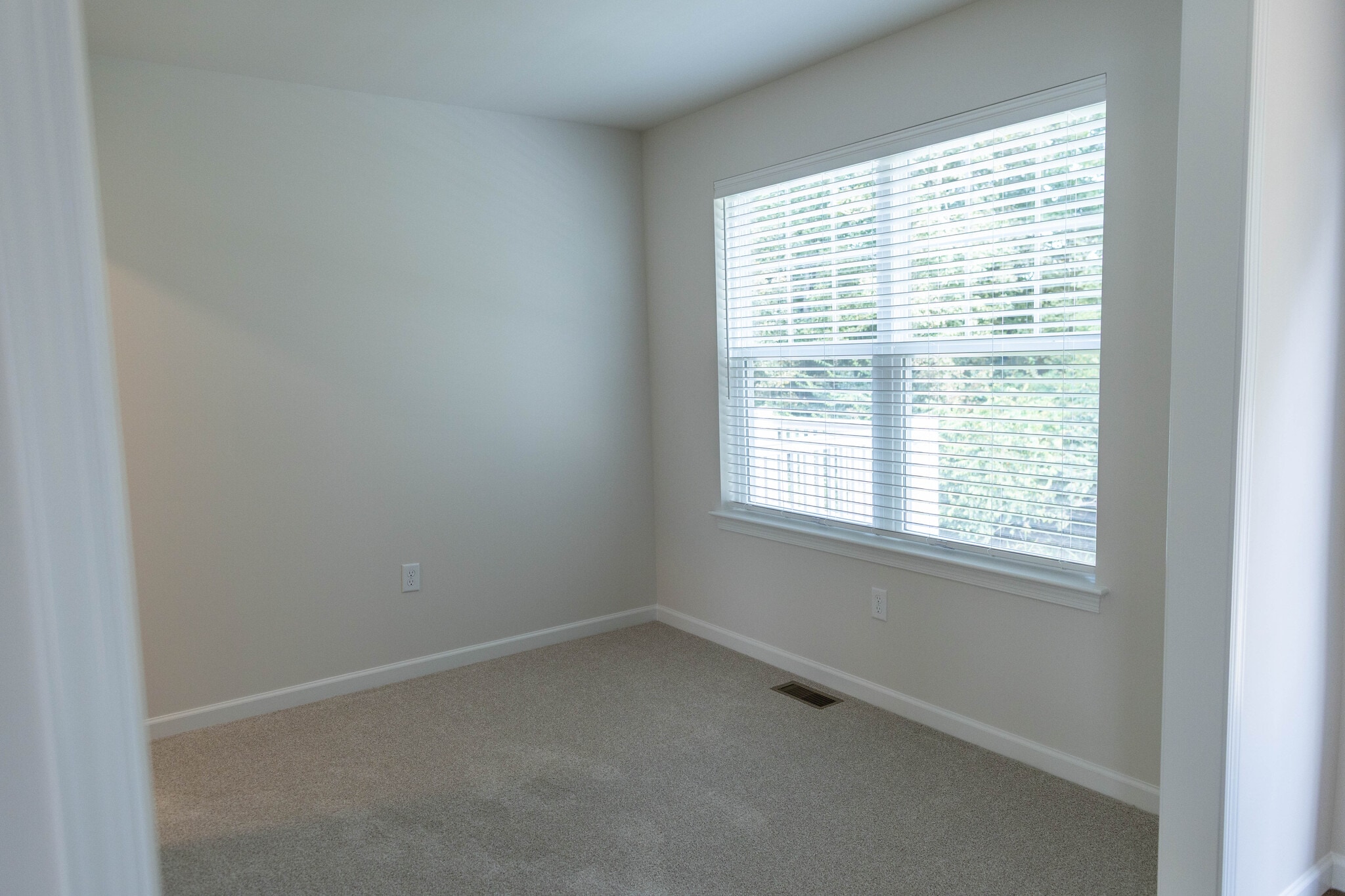 Building Photo - 83 Beech Tree Ct