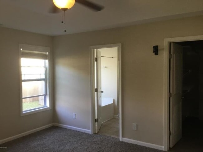 Building Photo - 3 Bedroom 2 Bath in Richlands