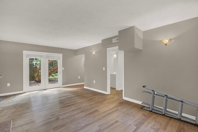 Building Photo - Lovely 3 bedroom, 1 1/2 bathroom home in G...
