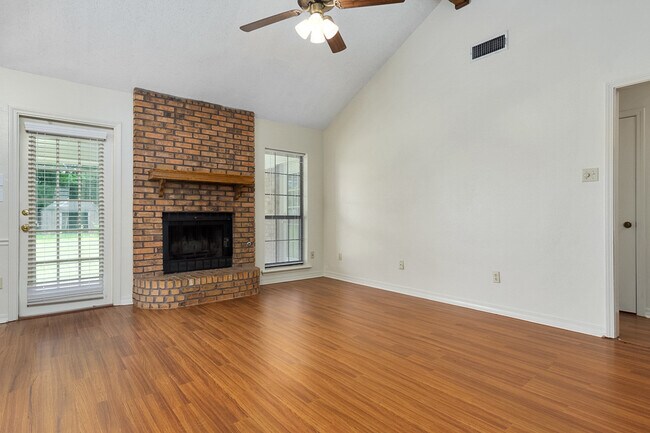 Building Photo - 5602 Pampus Ln