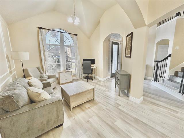 Building Photo - 2122 Trickling Creek Dr