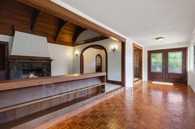 Building Photo - 2910 Nanihale Pl