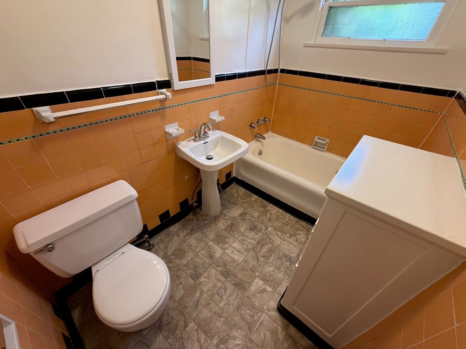 Building Photo - 826 Maltman Ave