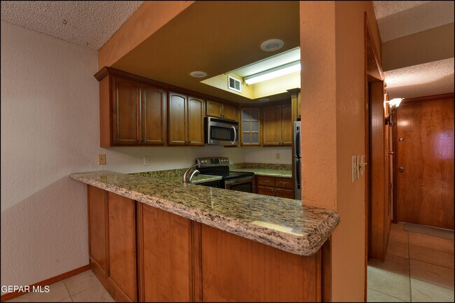 Building Photo - 710 N Resler Dr