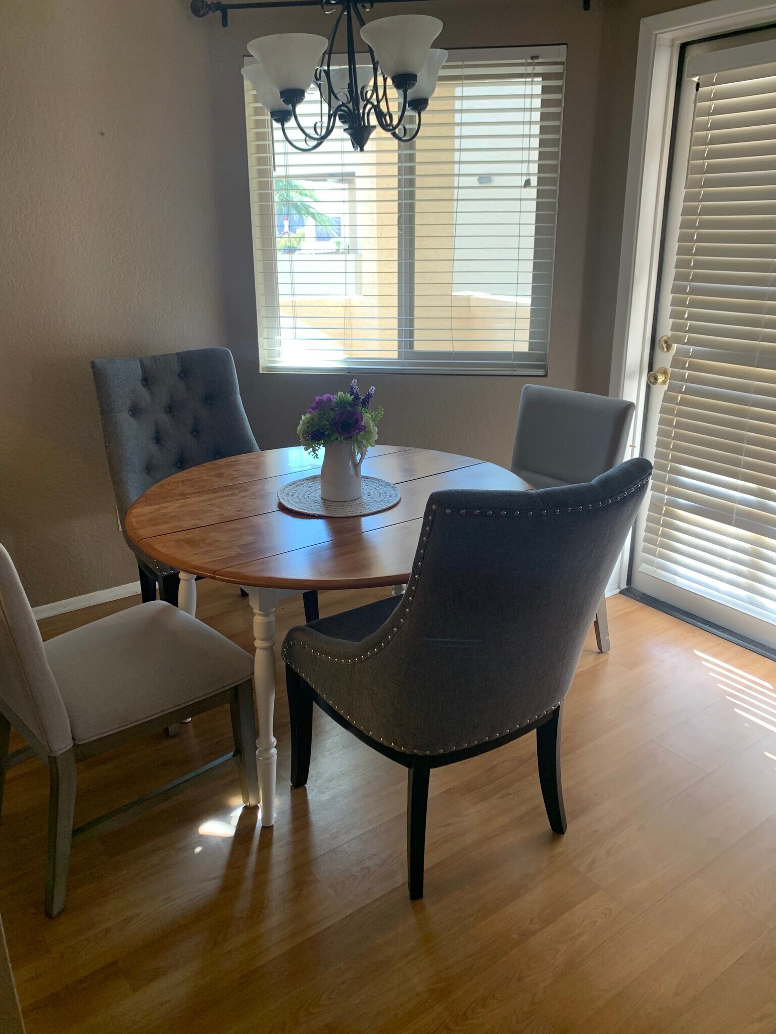 Dining Area - 145 N 74th St