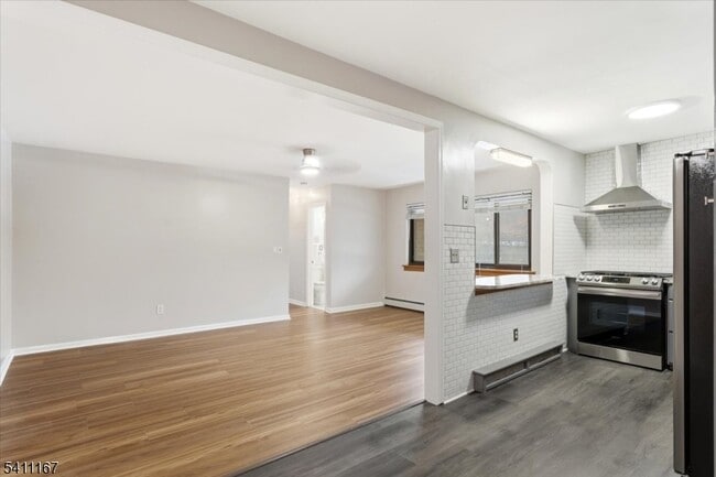 Building Photo - 401 US-22