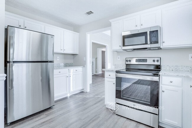 Building Photo - 140 Oak Hill Dr