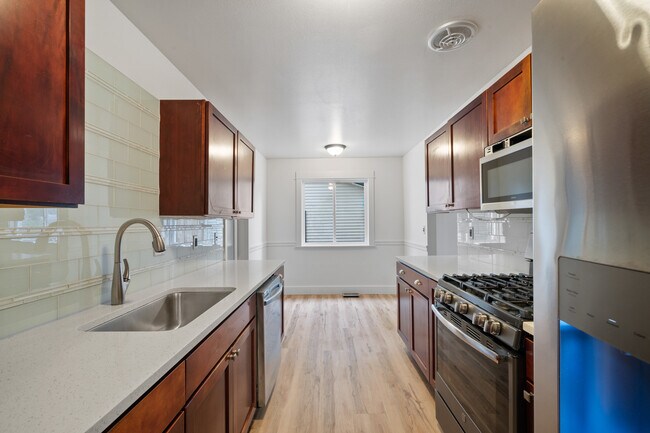 Building Photo - 1121 SE 111th Ave