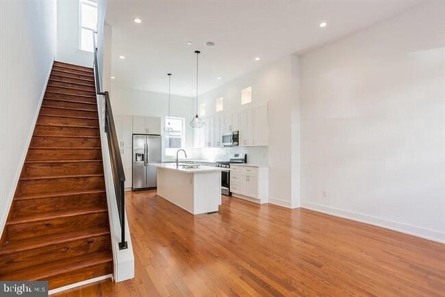 Building Photo - 146 W Wildey St