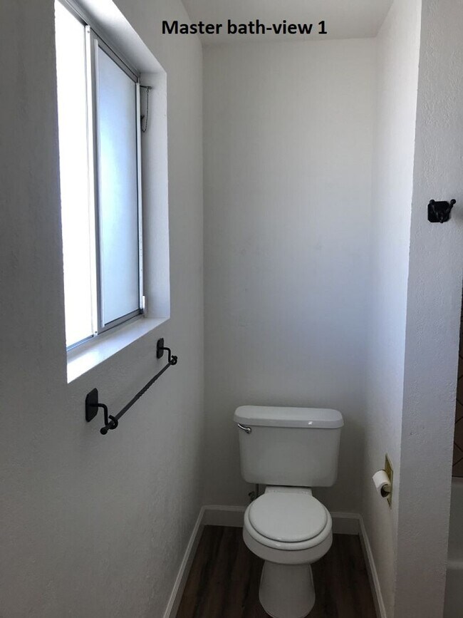 Building Photo - Call for a showing (928) 453-2606