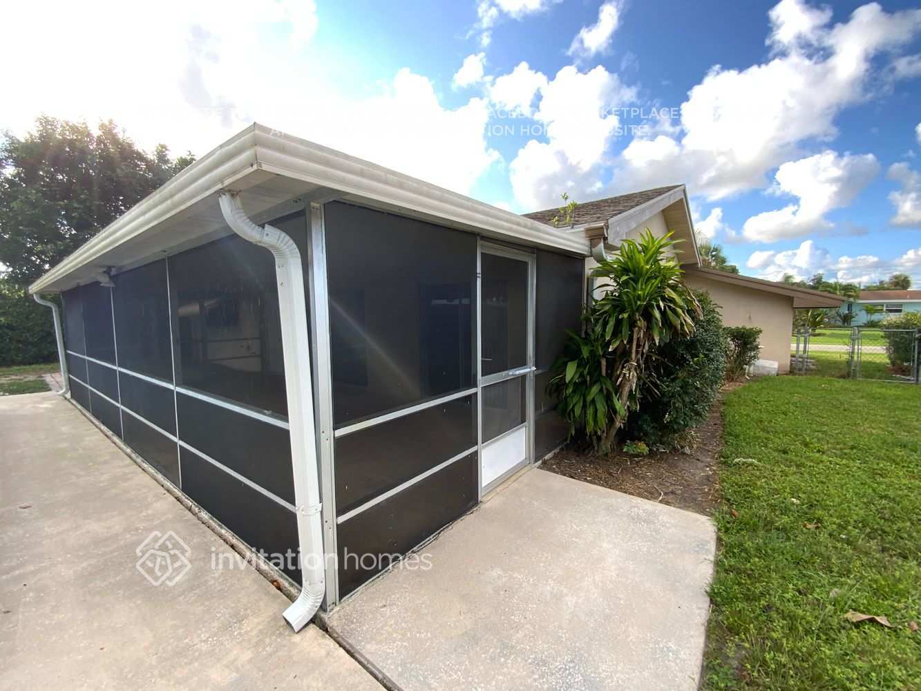 Building Photo - 3857 Bluebell St