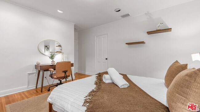 Building Photo - 10575 Holman Ave