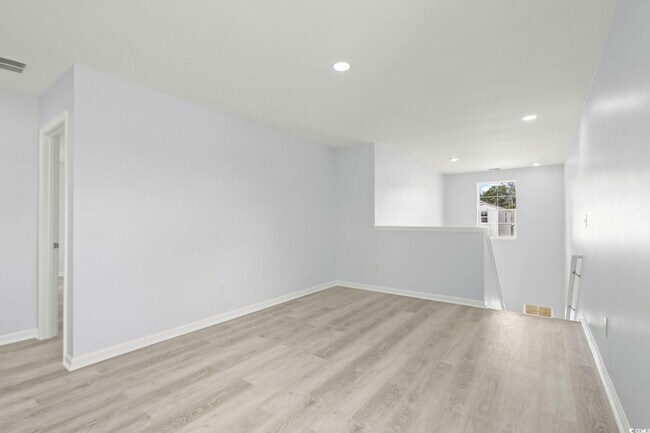 Building Photo - 336 Hidden Cove Dr