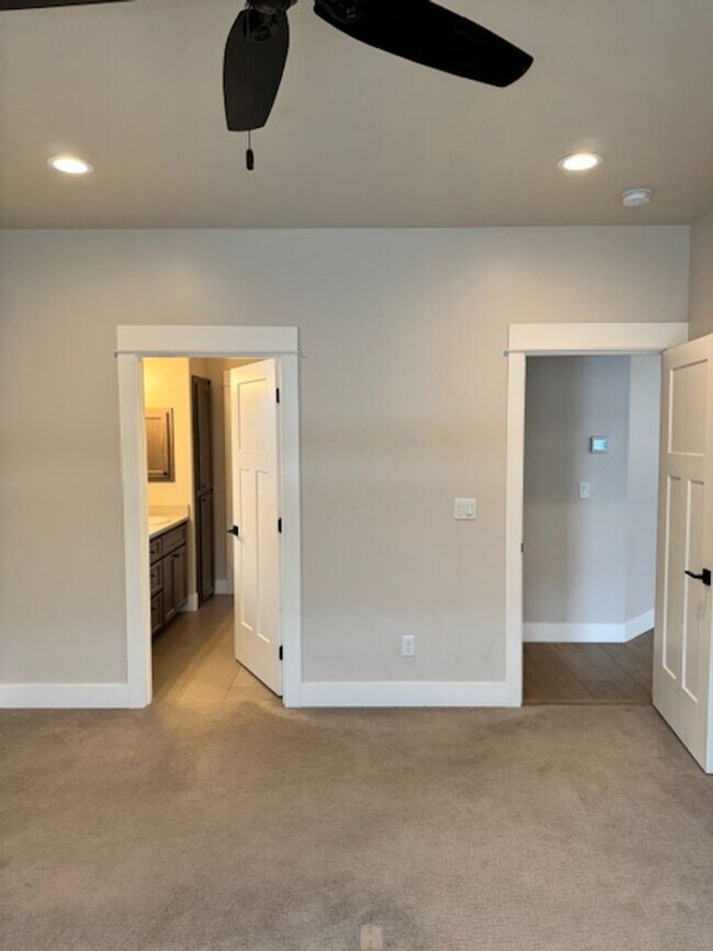 Building Photo - 3844 Arena Dr