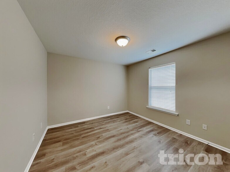 Building Photo - 110 Kingscreek Dr