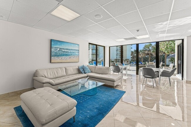 Building Photo - 5420 N Ocean Dr