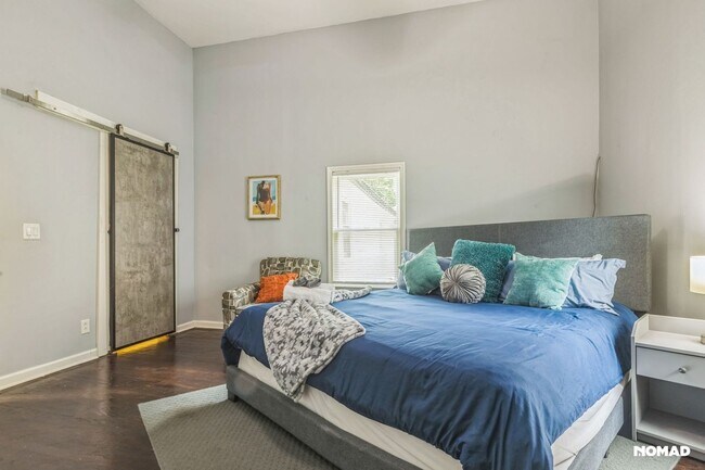 Building Photo - Spacious 4BR House in Atlanta