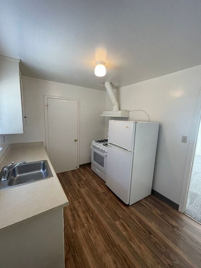 Building Photo - Great 1 Bedroom 1 Bath