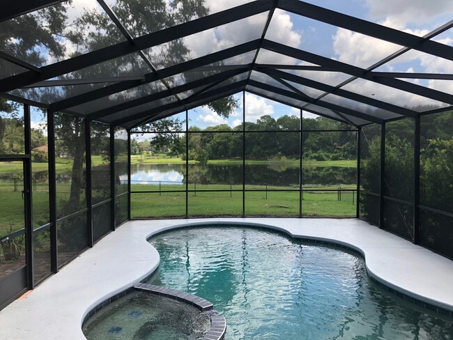 Building Photo - BEAUTIFUL 4/2 POOL HOME ON LAKE IN APOPKA ...