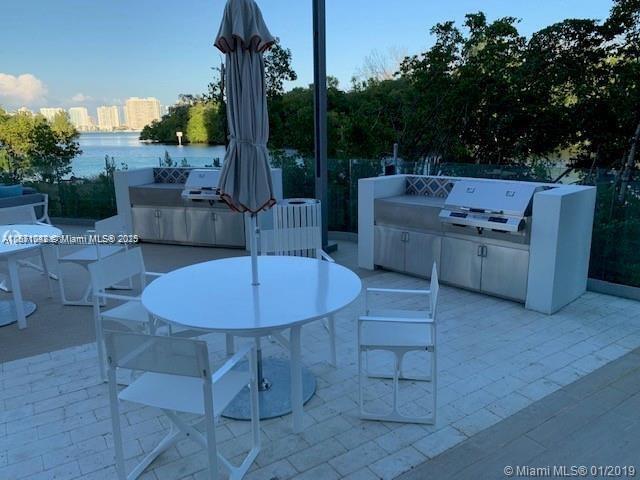 Building Photo - 16385 Biscayne Blvd