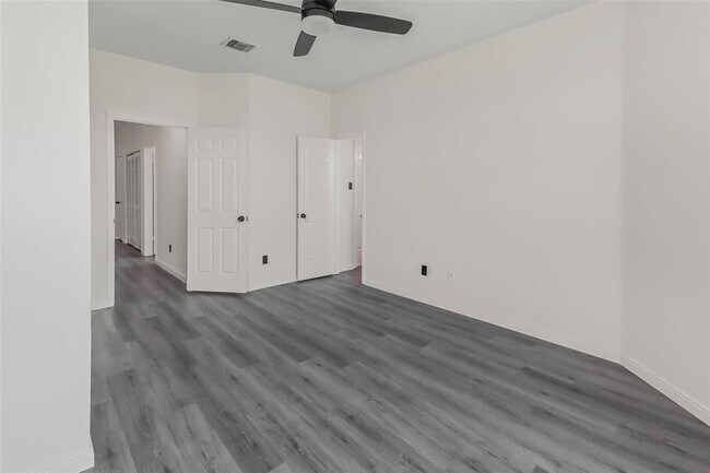 Building Photo - 8888 Benning Dr