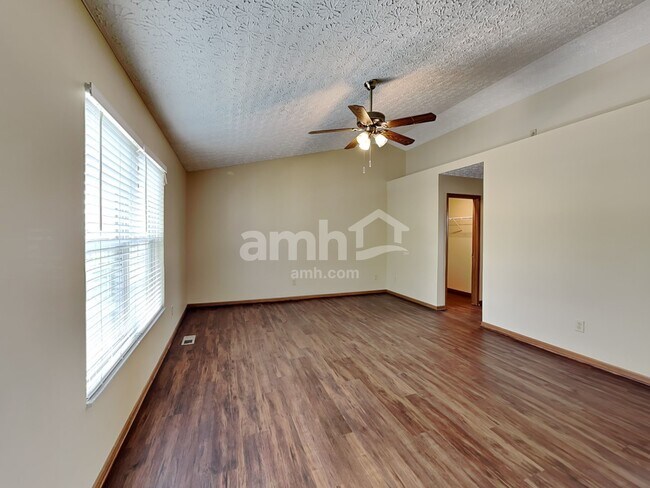 Building Photo - 160 Harvard Loop