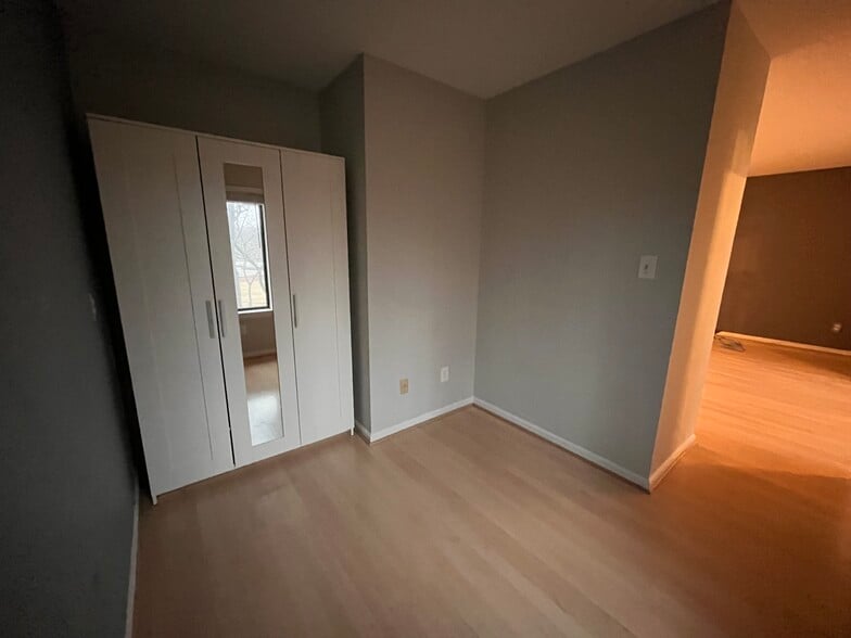 Den - 2802 Lee Oaks Pl