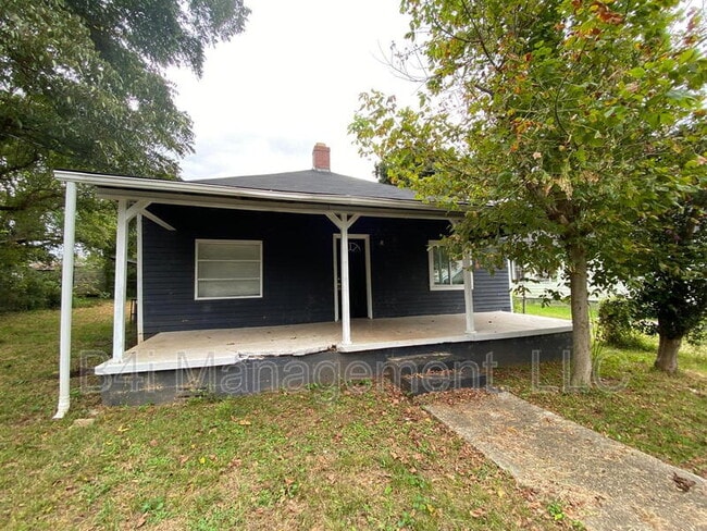 Building Photo - 1701 Adamson St