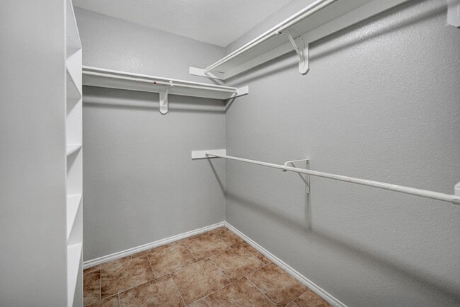 Building Photo - 8632 Duke Ave