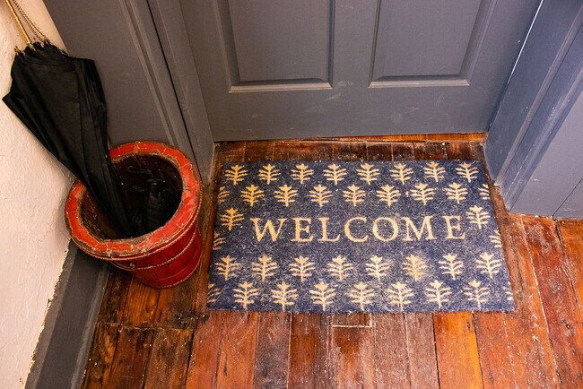 Building Photo - 207 W McMicken Ave