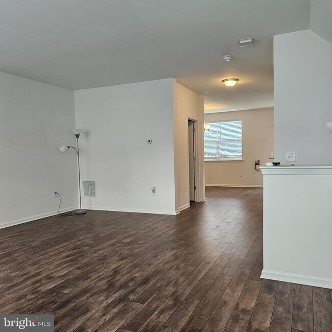 Building Photo - 76 Kramer Ct