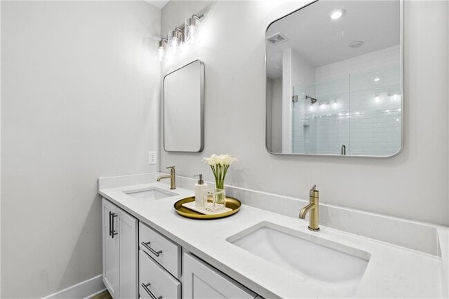 Building Photo - 1336 Breezy St SE