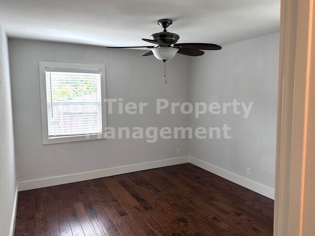 Building Photo - Very Charming, updated 2 Bd/1 Ba, 1178 sf Single-Family House in Lafayette available May 14th for...