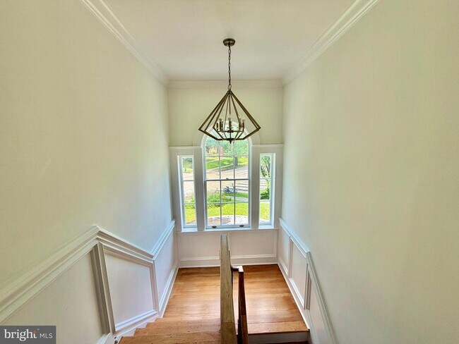 Building Photo - 7538 Morningside Dr NW