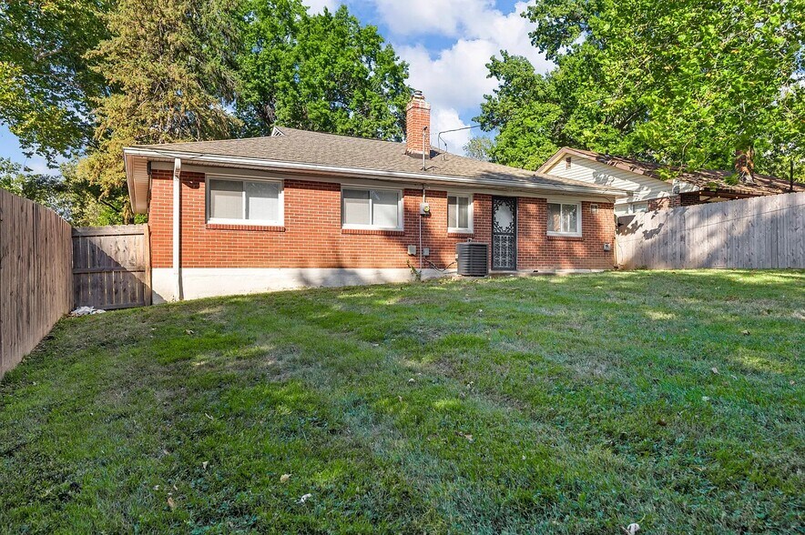 Building Photo - 7346 Canton Ave