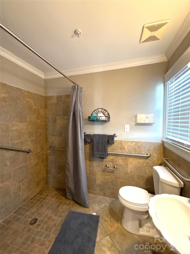 Building Photo - 14009 Thompson Rd