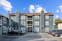 Building Photo - 910 Mediterranean Ave