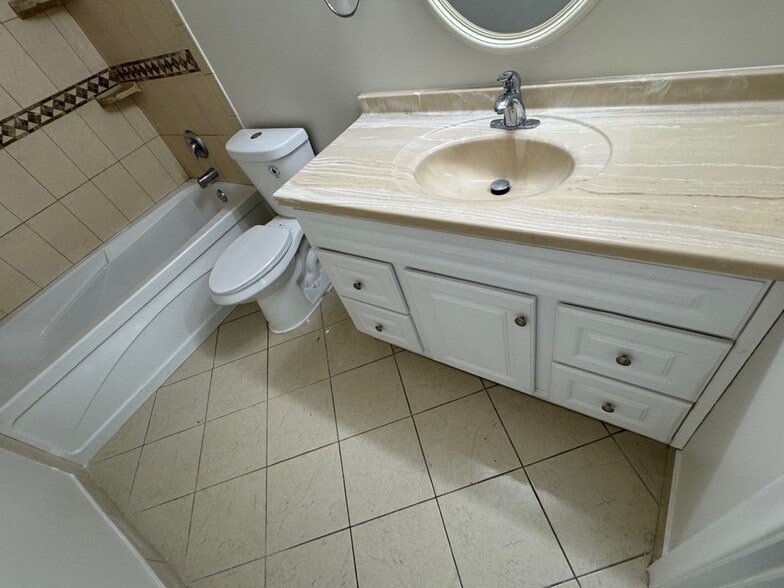 Building Photo - 3101 Oakland Shores Dr