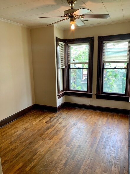 Building Photo - 132 10th St S