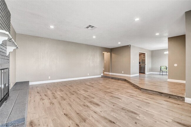 Building Photo - 4367 S Mojave Rd