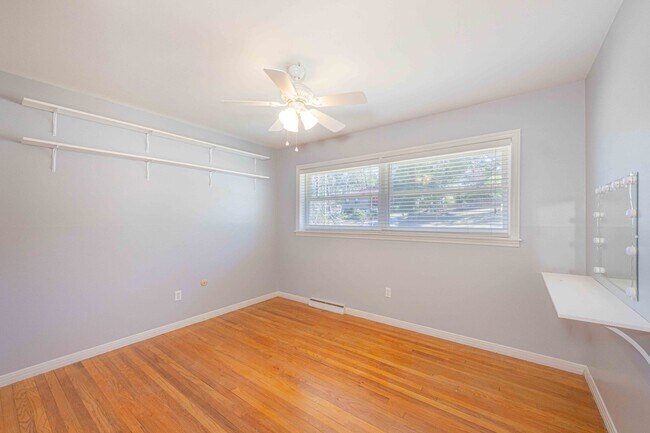 Building Photo - 202 Confederate Dr N